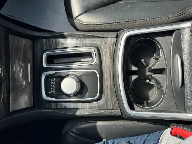 Used 2017 Chrysler 300 Limited RWD image 14