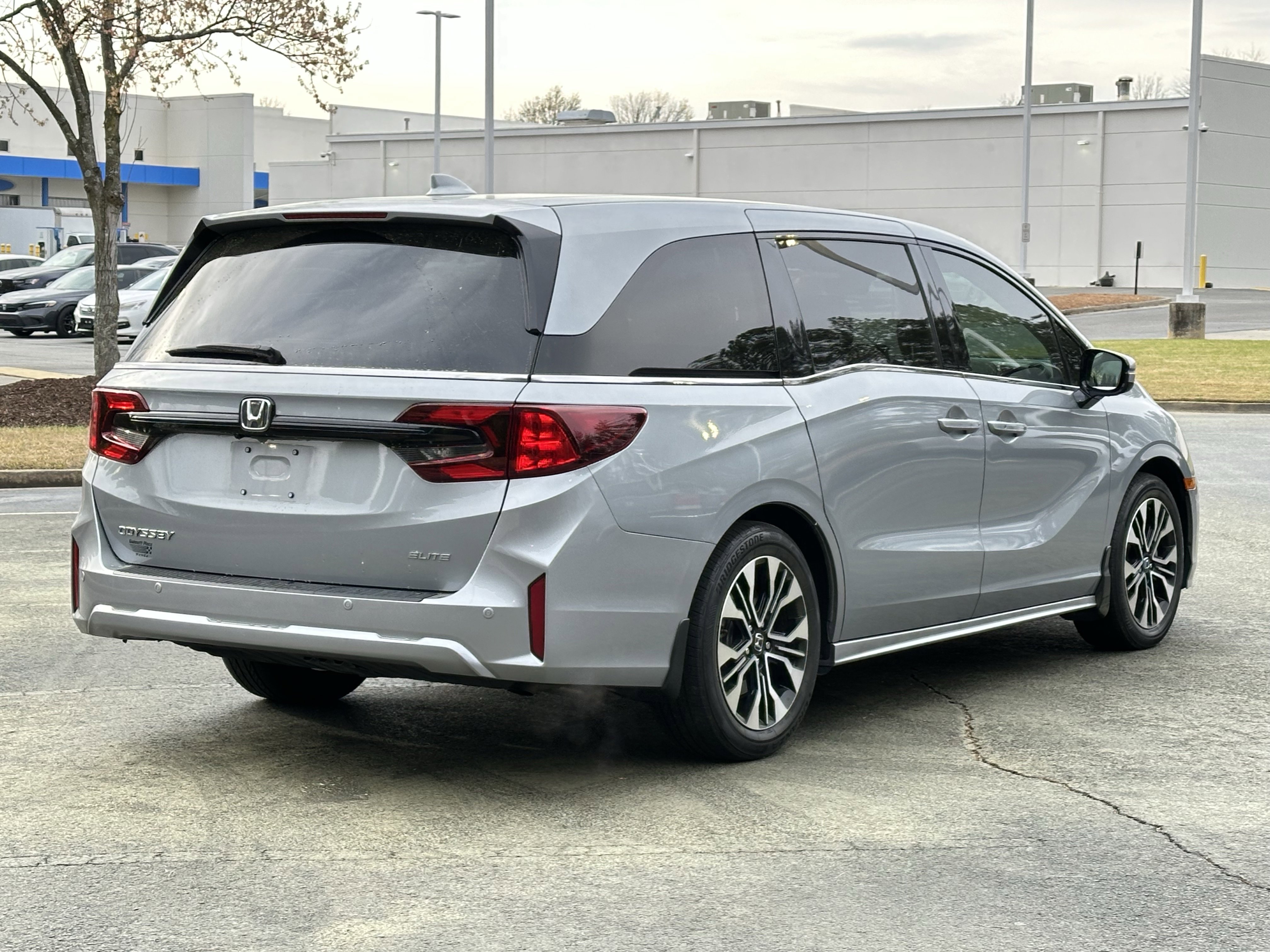 Used 2025 Honda Odyssey Elite image 13