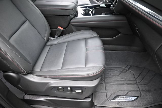 Certified 2026 Chevrolet Suburban RST w/ RST Capability Package AWD/4WD image 30