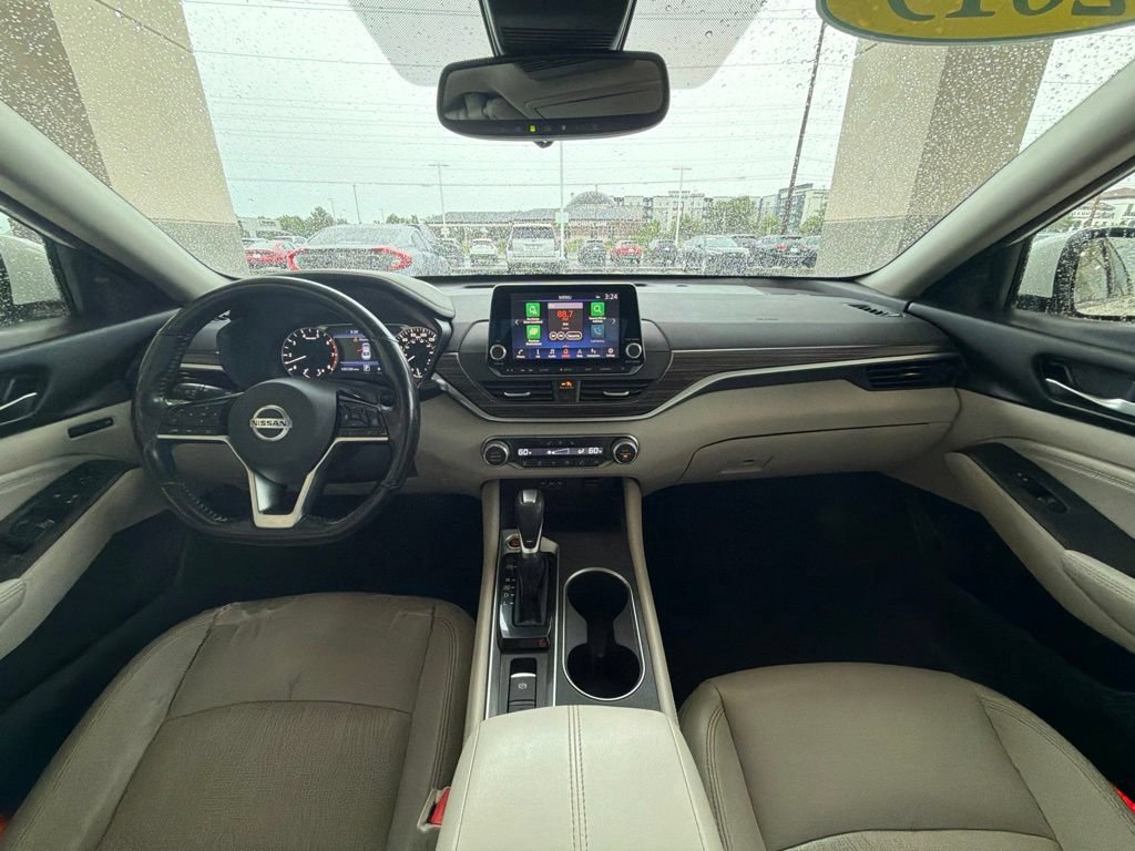 Used 2019 Nissan Altima 2.0 Platinum FWD image 12