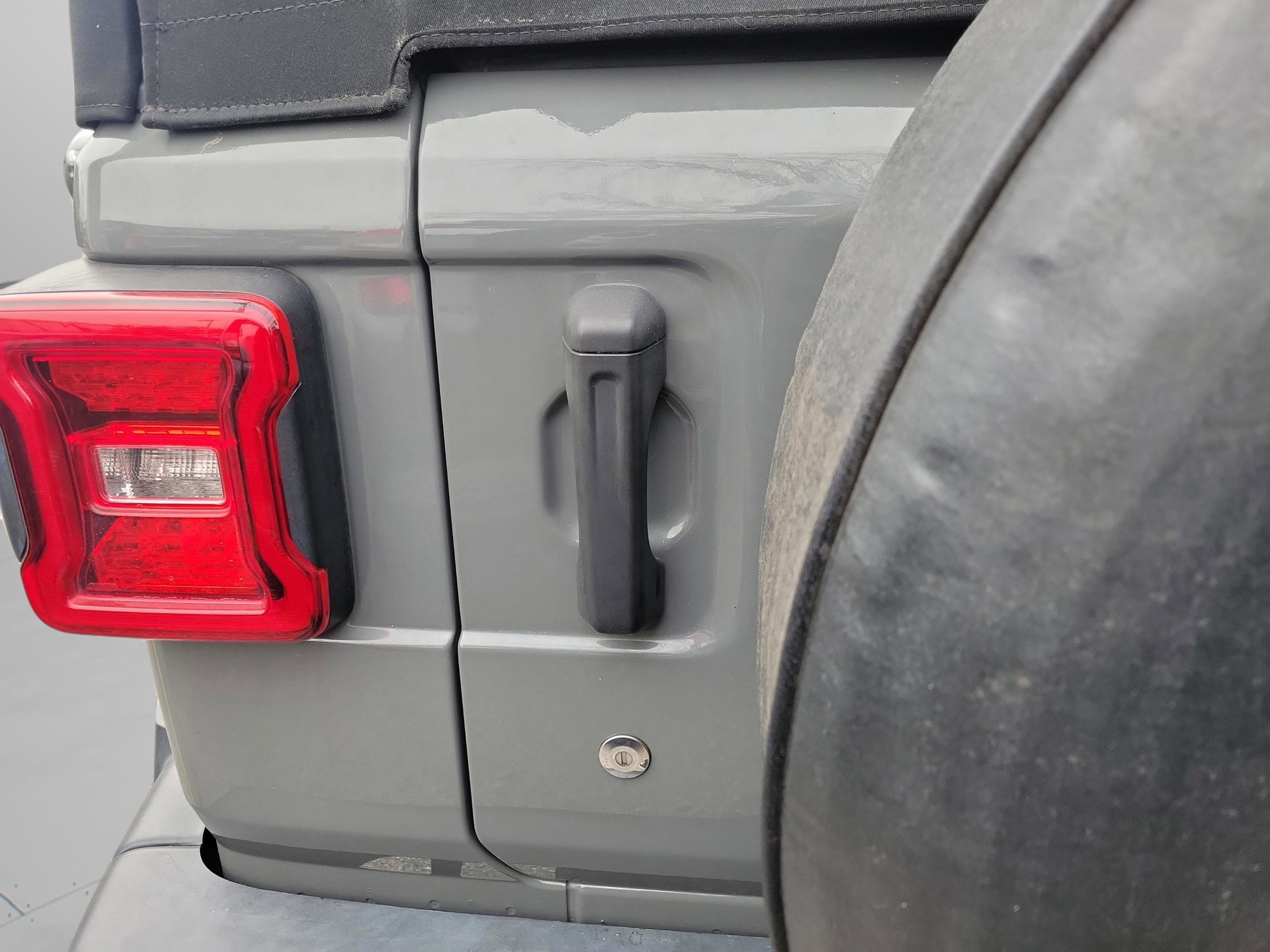 Used 2018 Jeep Wrangler Unlimited Sport S image 20