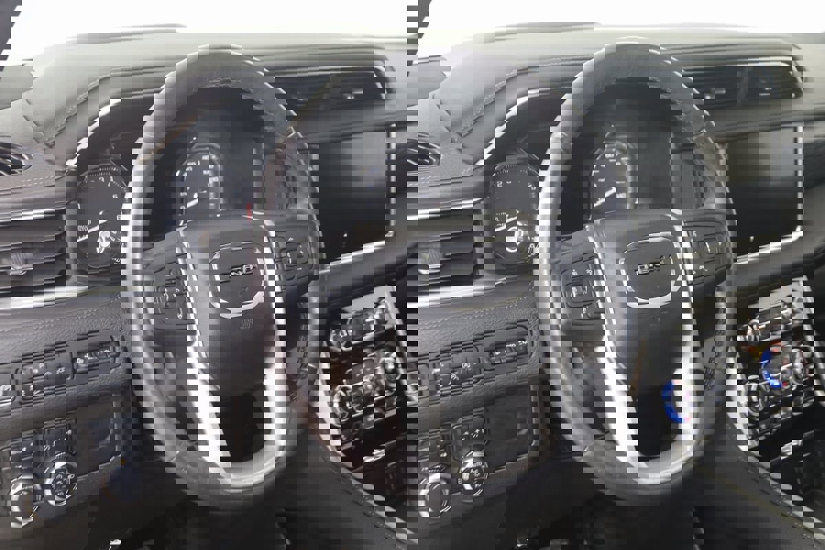 Used 2021 GMC Yukon Denali w/ Denali Premium Package image 6