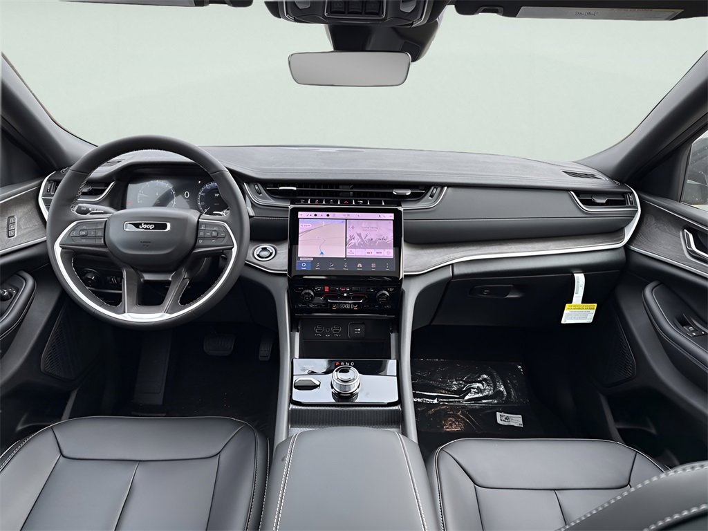New 2025 Jeep Grand Cherokee Limited image 12