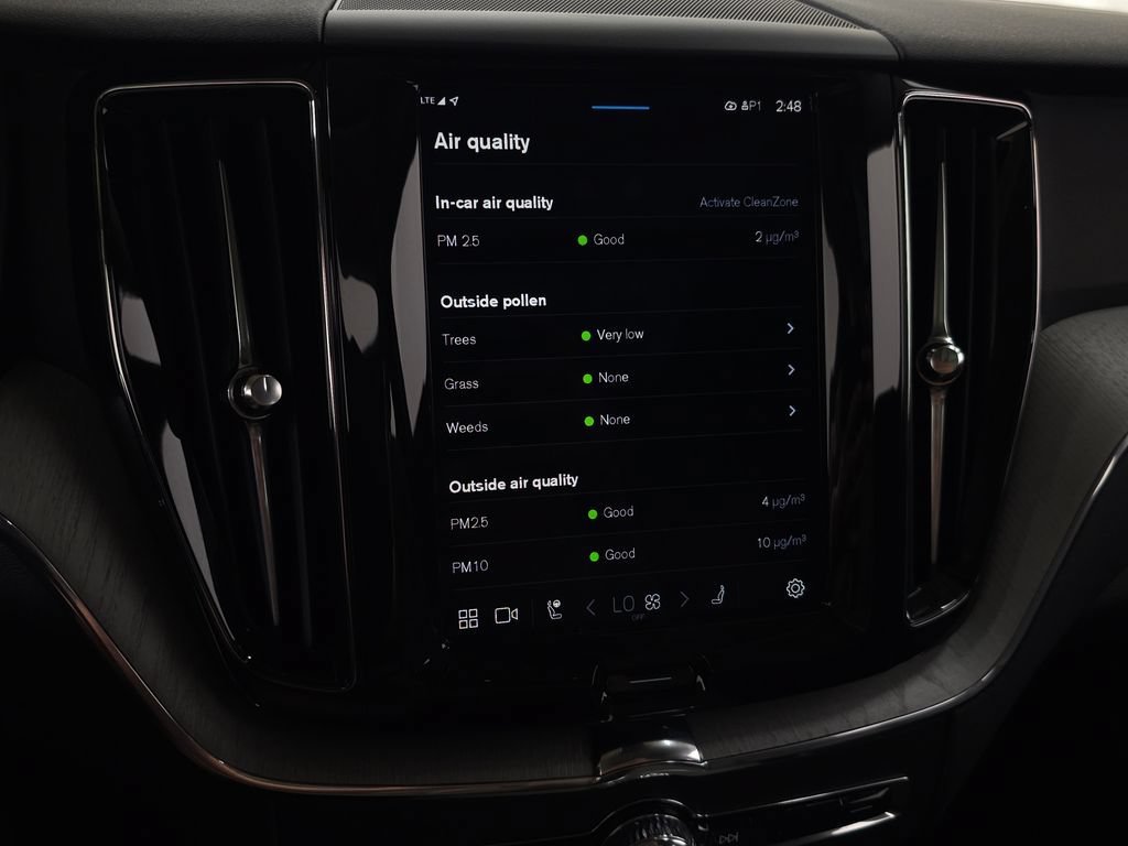 Certified 2025 Volvo XC60 B5 Plus AWD/4WD image 25