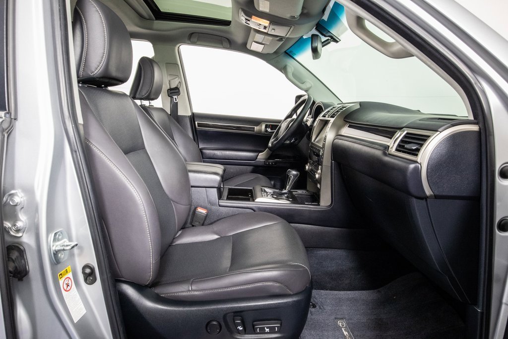 Used 2018 Lexus GX 460 w/ Navigation Package image 9