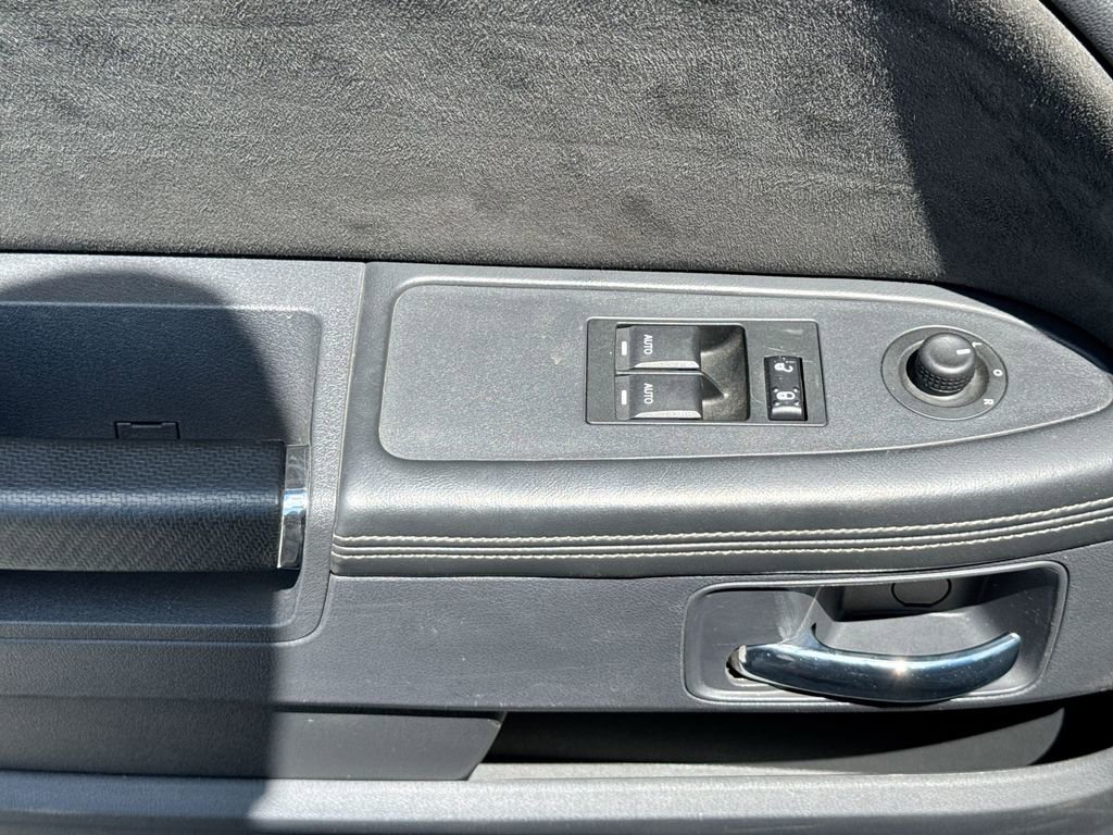 Used 2010 Dodge Challenger SRT8 RWD image 15