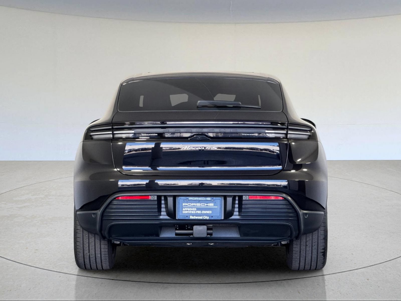 Certified 2025 Porsche Macan 4S Electric AWD/4WD image 7