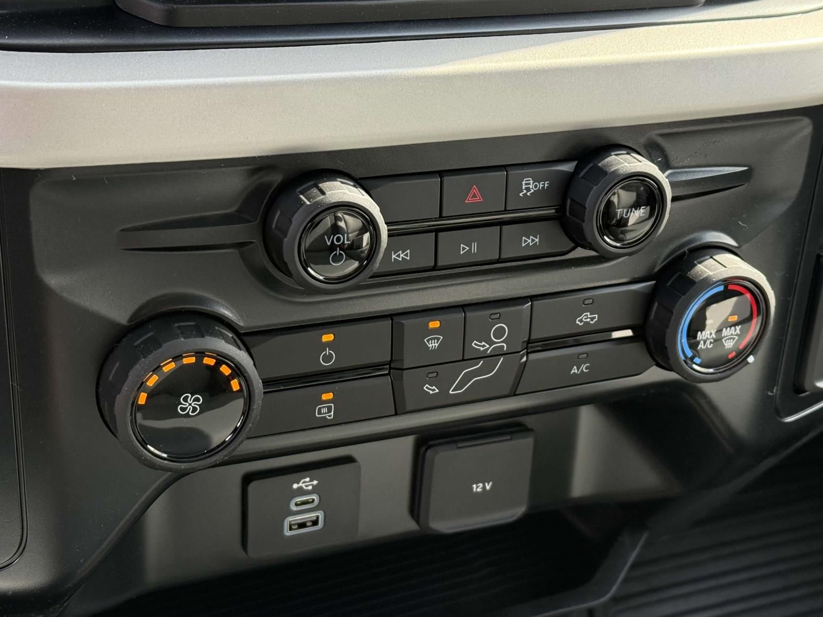 New 2025 Ford F550 4x4 Crew Cab Super Duty image 14