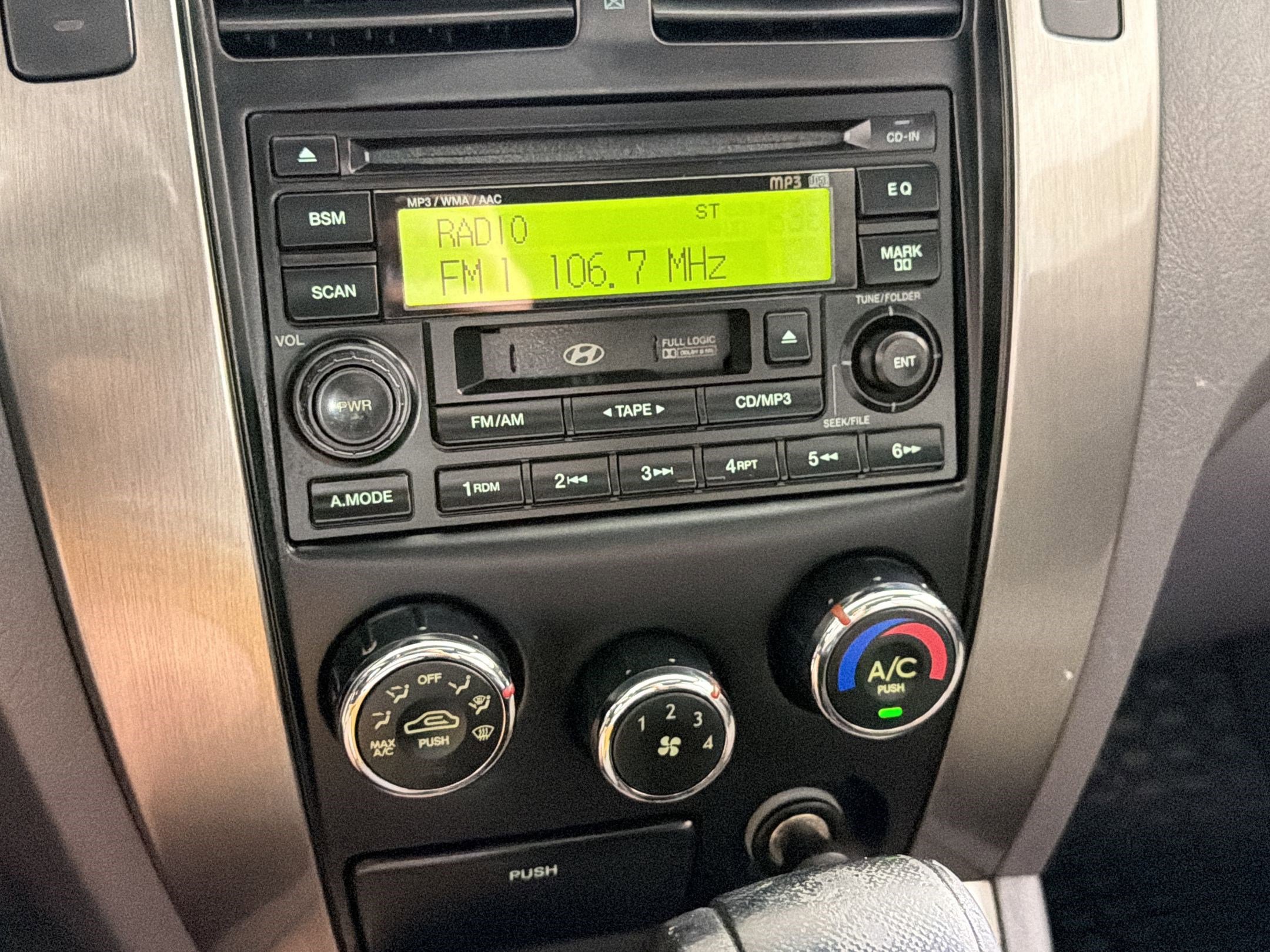 Used 2005 Hyundai Tucson LX FWD image 18