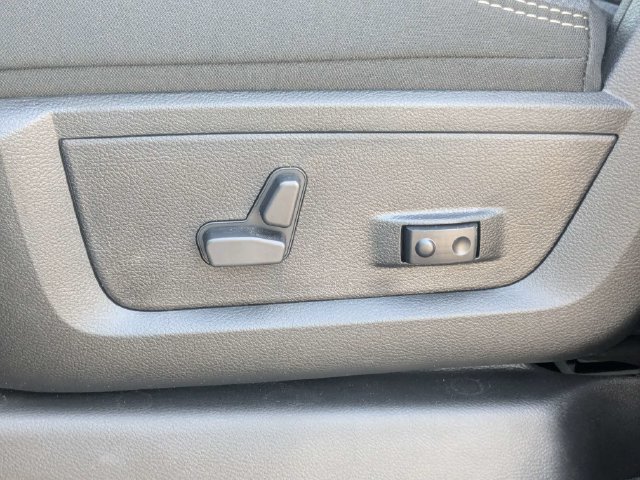 New 2026 RAM 3500 Big Horn AWD/4WD image 21