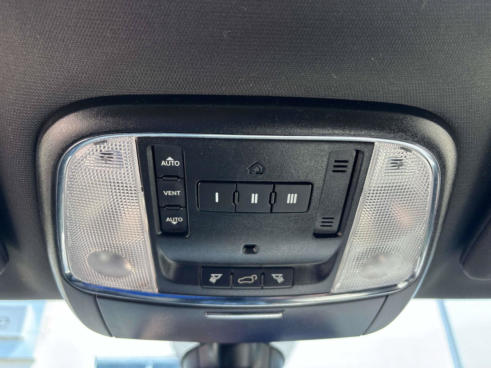 Certified 2018 Jeep Grand Cherokee Limited AWD/4WD image 29