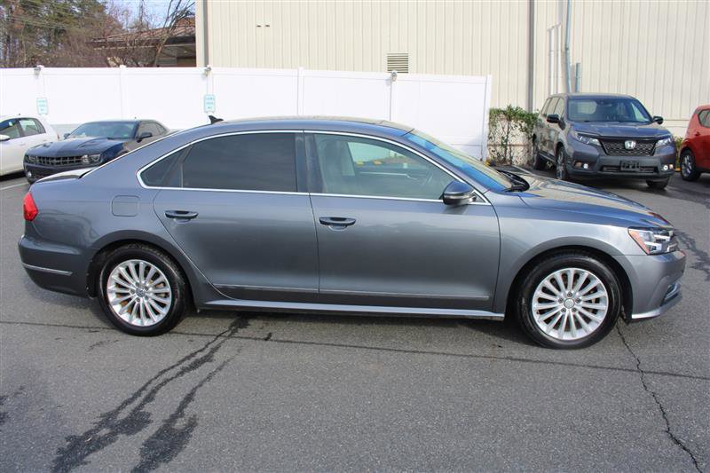 Used 2016 Volkswagen Passat 1.8T SE image 9