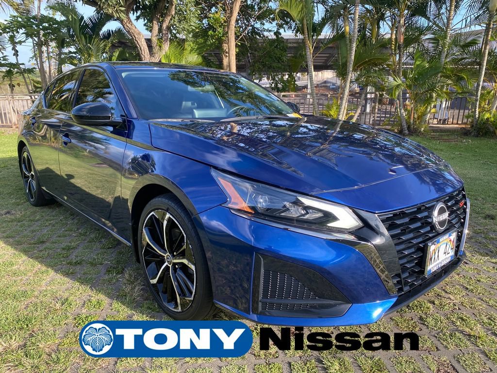 Used 2023 Nissan Altima 2.5 SR w/ SR Premium Package