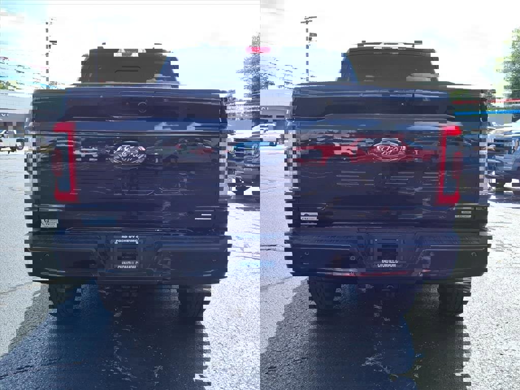 Certified 2022 Ford F150 Lariat w/ Equipment Group 502A High image 19