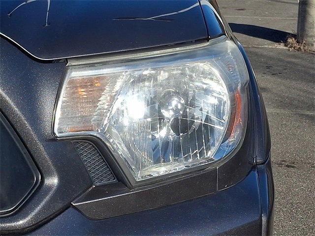 Used 2015 Toyota Tacoma PreRunner w/ TRD Sport Package image 9