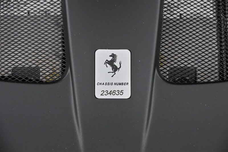 Used 2018 Ferrari 812 Superfast RWD image 17