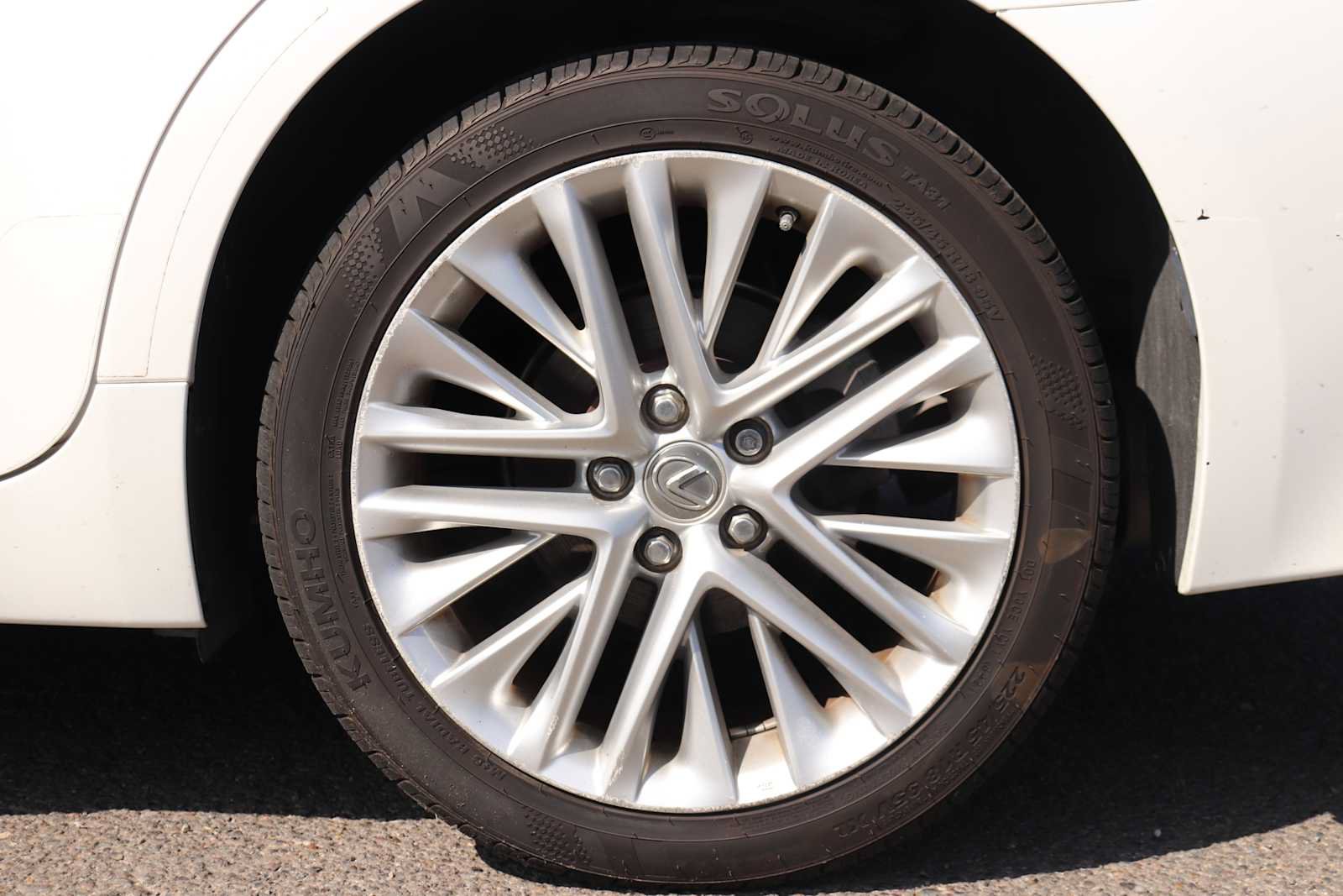 Used 2014 Lexus ES 350 w/ Luxury Package FWD image 9