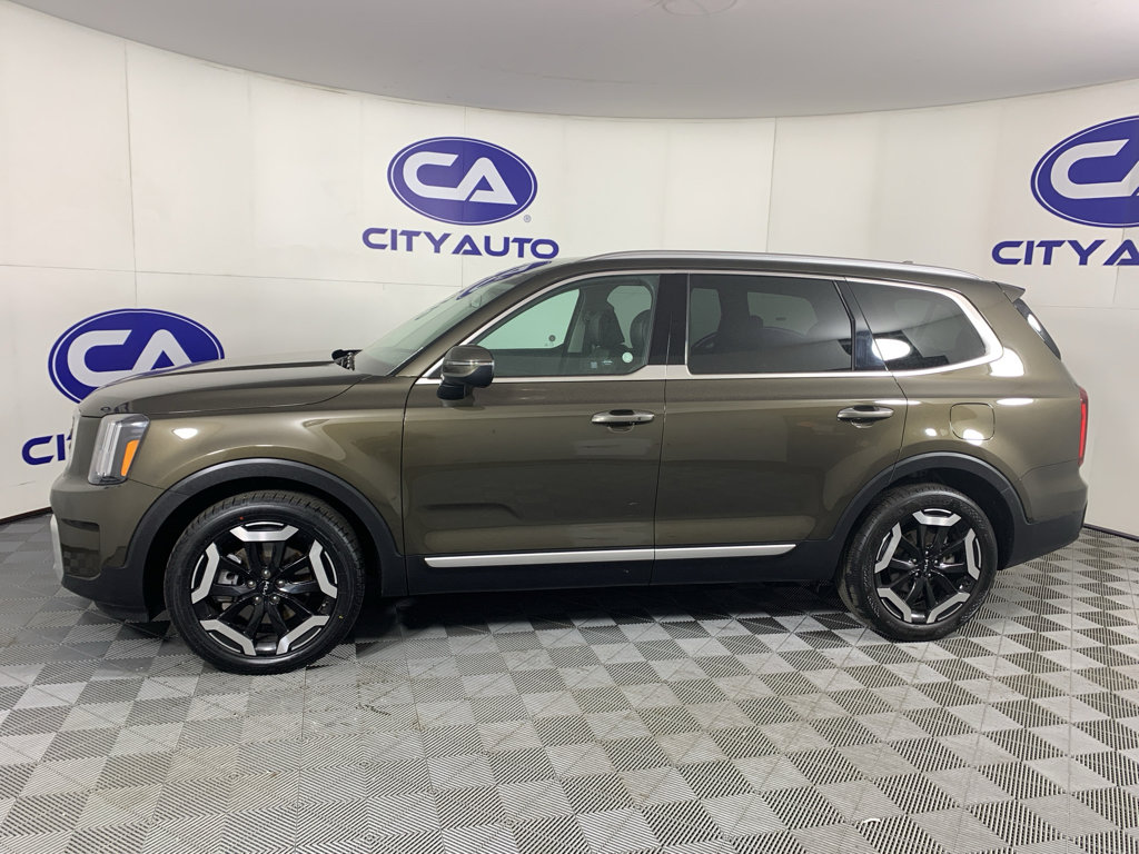 Used 2025 Kia Telluride S FWD image 6