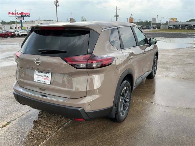 Used 2025 Nissan Rogue SV image 6