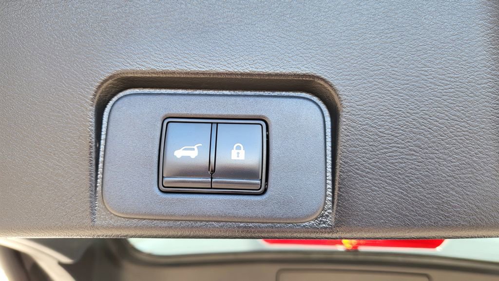 Used 2022 Nissan Rogue SL w/ SL Premium Package image 13