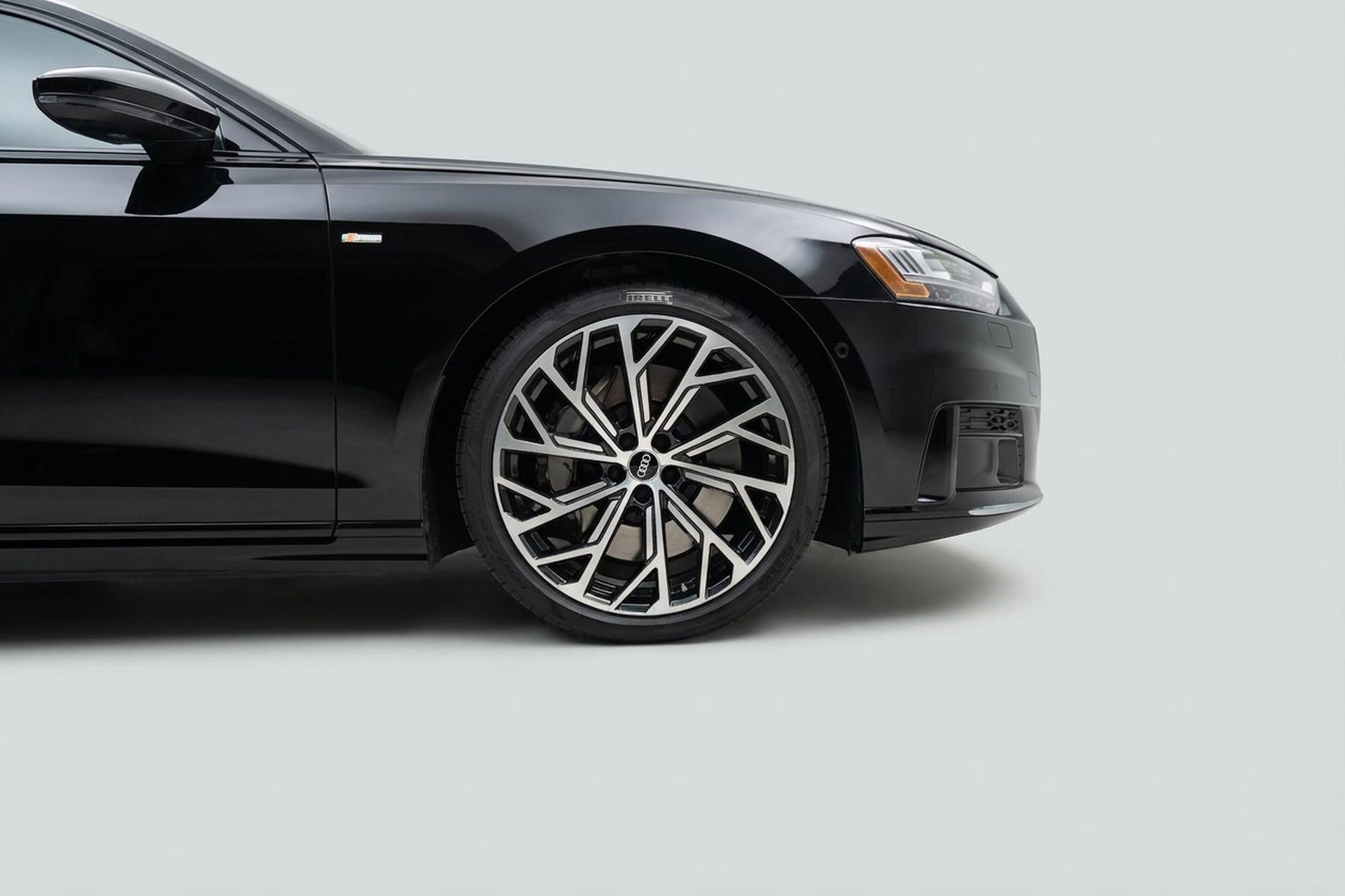 Used 2021 Audi A8 L 4.0T image 6