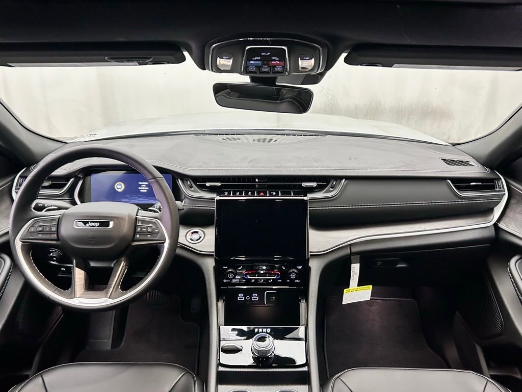 New 2025 Jeep Grand Cherokee Limited w/ Black Appearance Package image 24