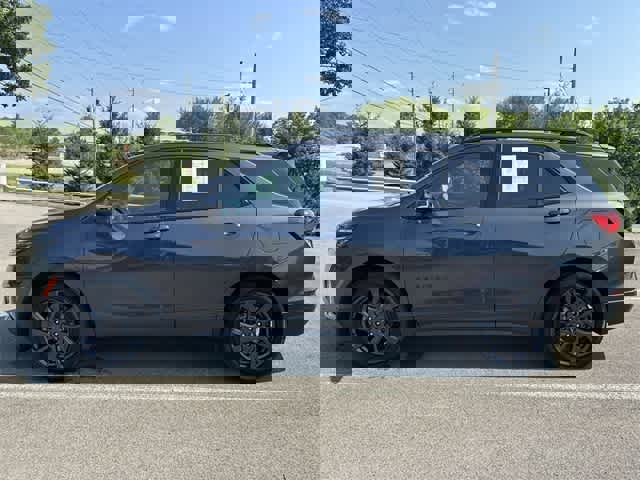 Used 2022 Chevrolet Equinox RS w/ Infotainment Package image 2