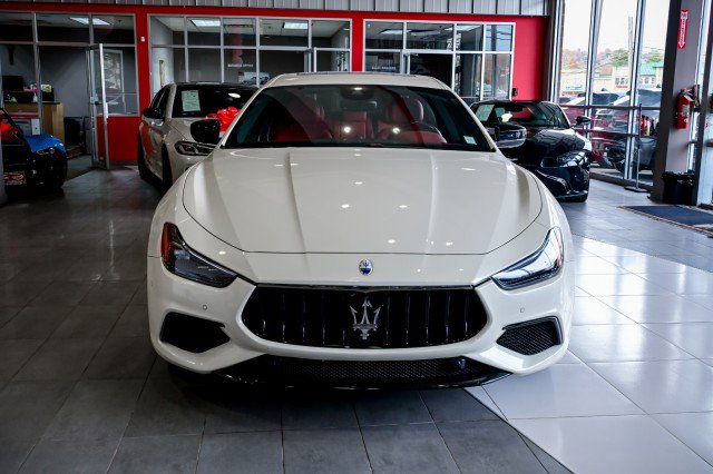 Used 2022 Maserati Ghibli Modena image 3