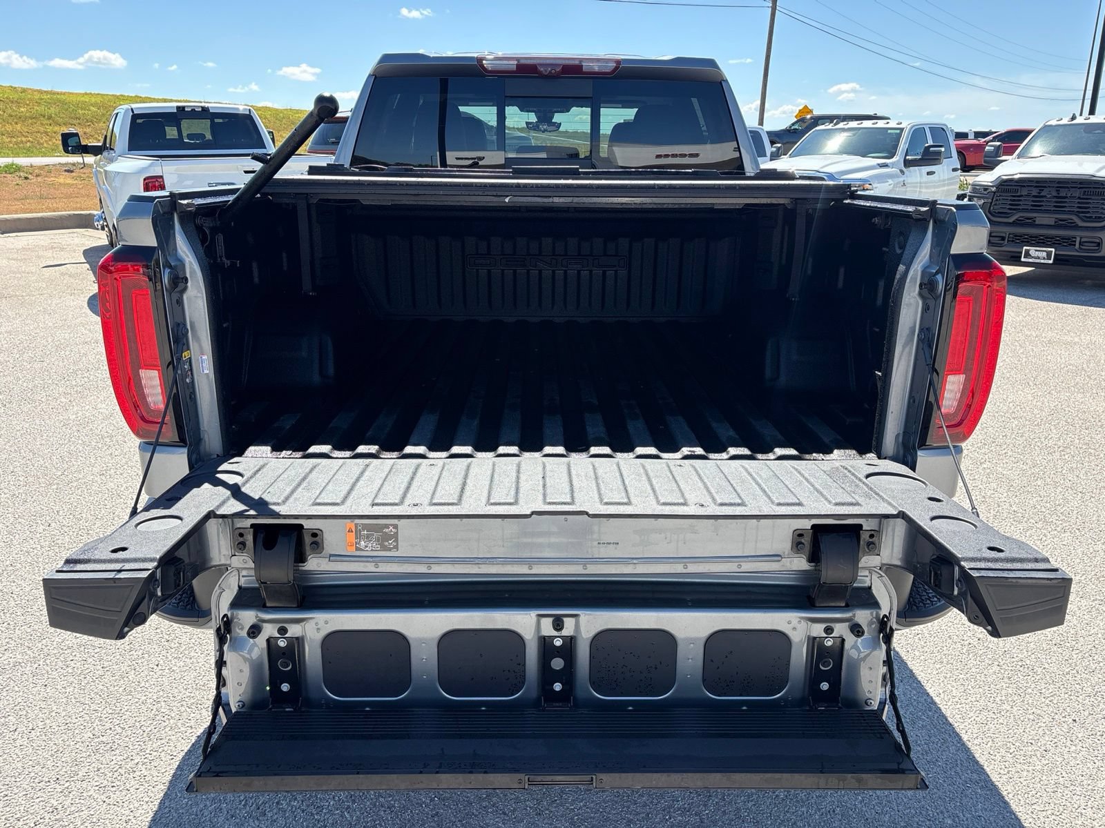 Used 2020 GMC Sierra 1500 Denali w/ Denali Ultimate Package AWD/4WD image 35