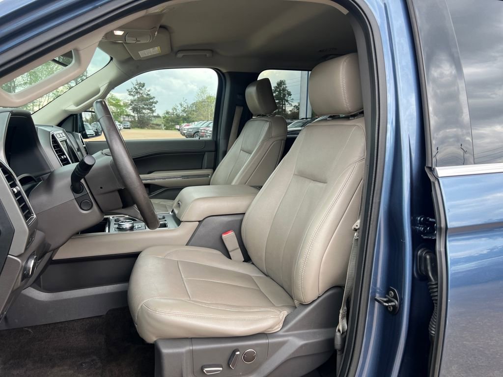 Used 2018 Ford Expedition XLT w/ Equipment Group 202A image 10