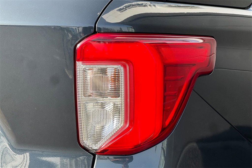Used 2022 Ford Explorer XLT w/ Equipment Group 202A image 35
