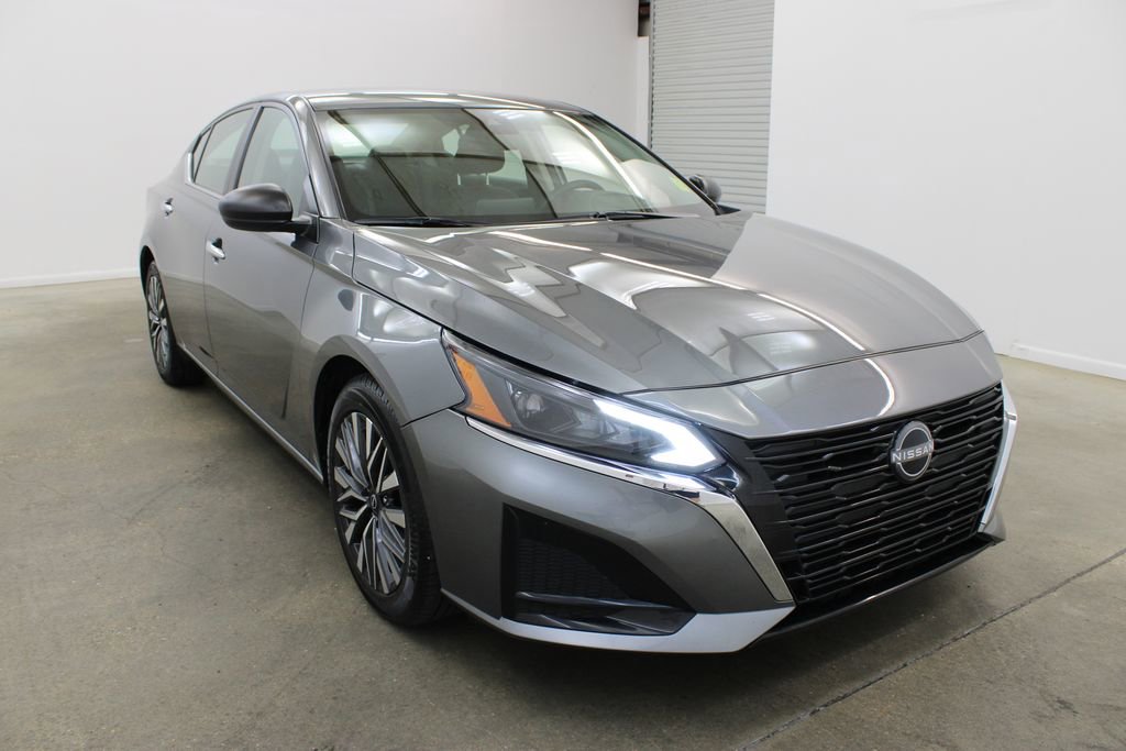 Used 2024 Nissan Altima 2.5 SV image 6