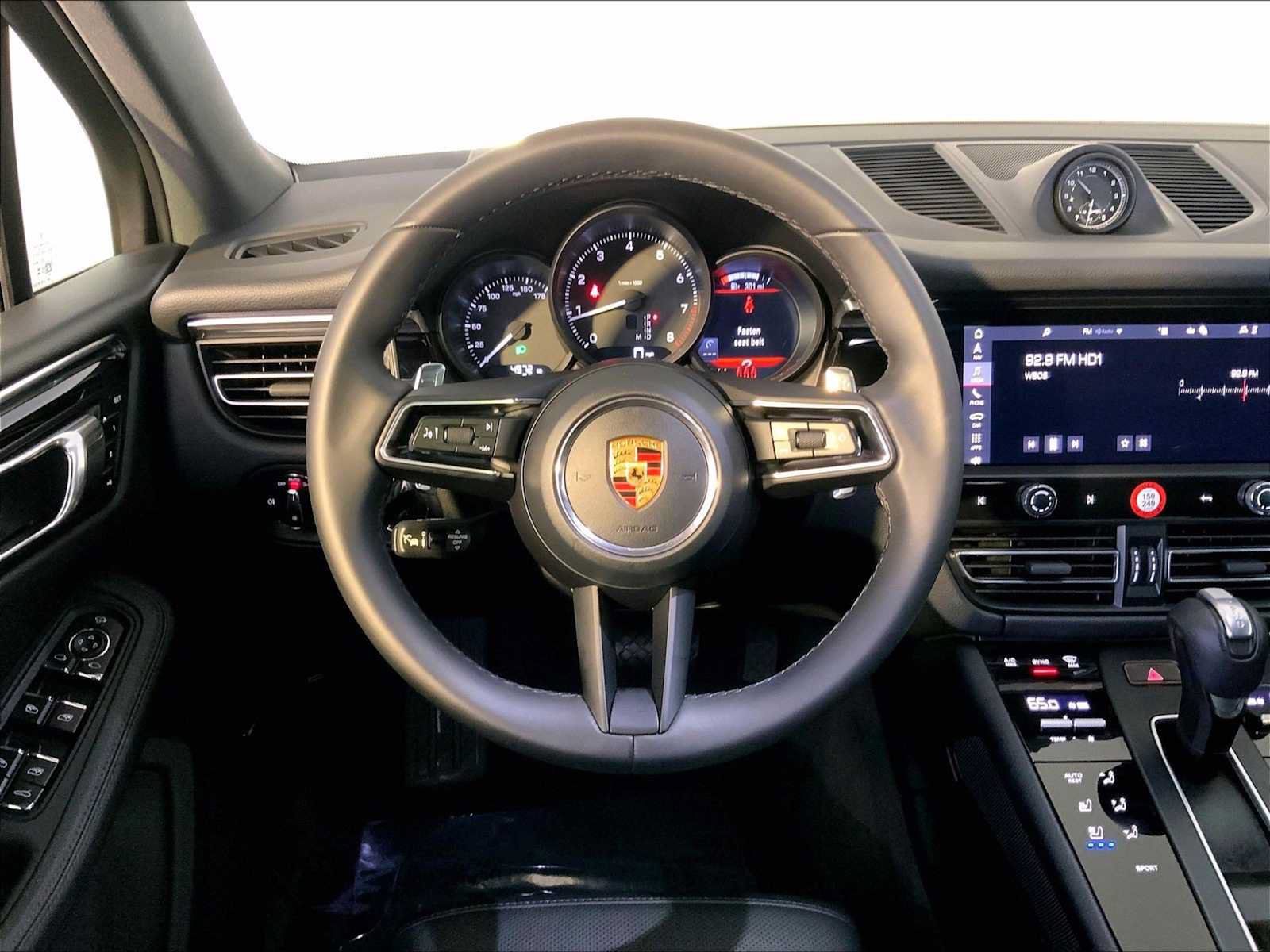 Certified 2026 Porsche Macan AWD/4WD image 15