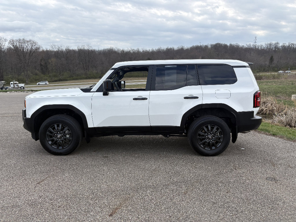 Used 2024 Toyota Land Cruiser 1958 image 2