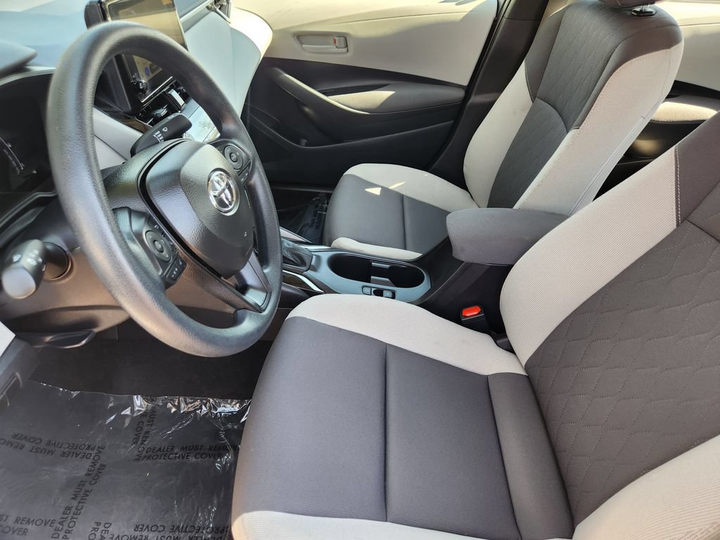 Used 2026 Toyota Corolla LE FWD image 4