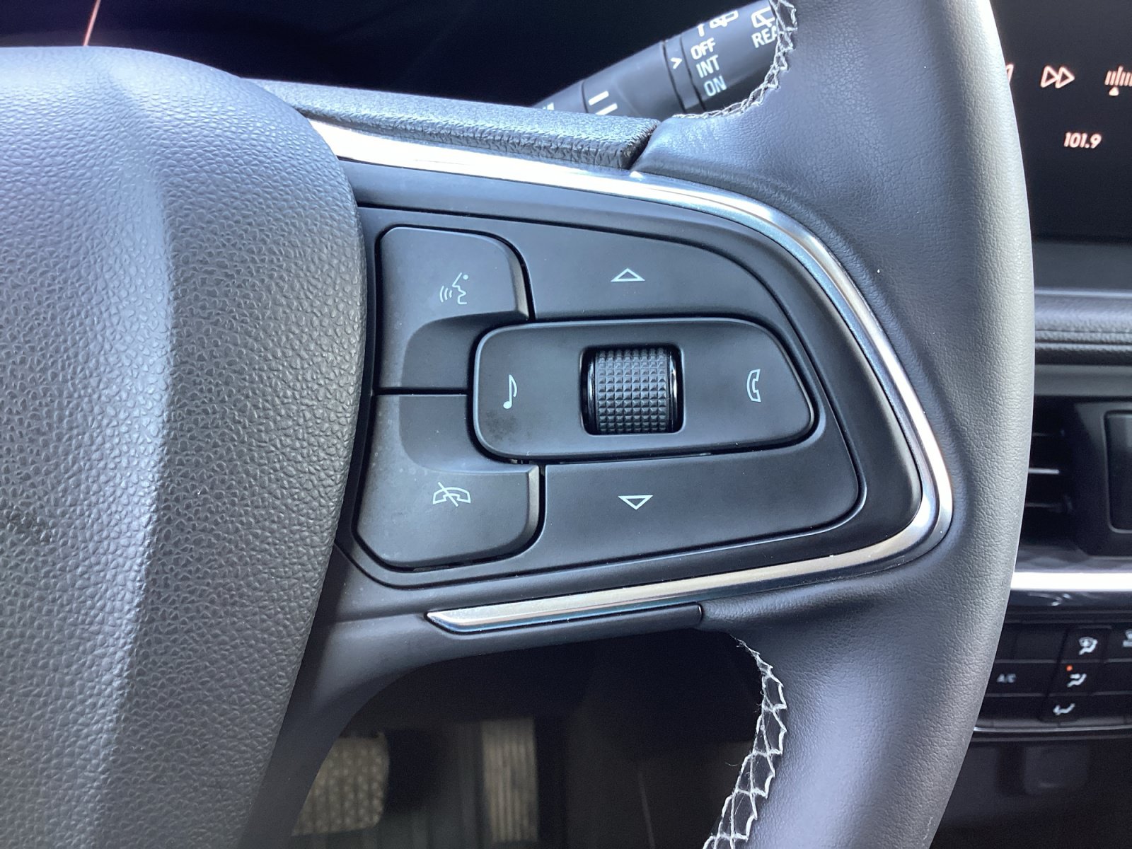 Used 2025 Buick Encore GX Preferred FWD image 18