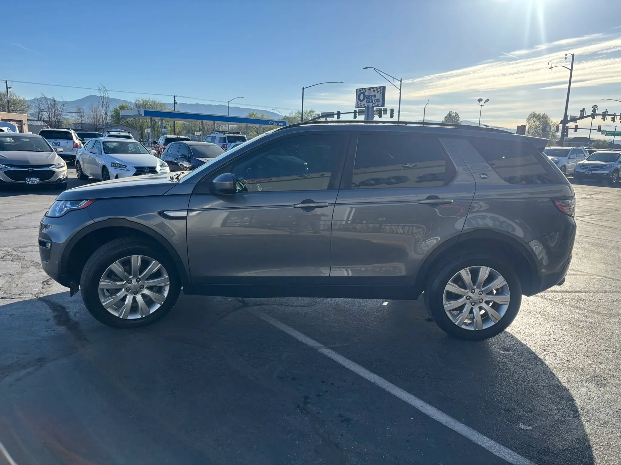Used 2016 Land Rover Discovery Sport HSE AWD/4WD image 4