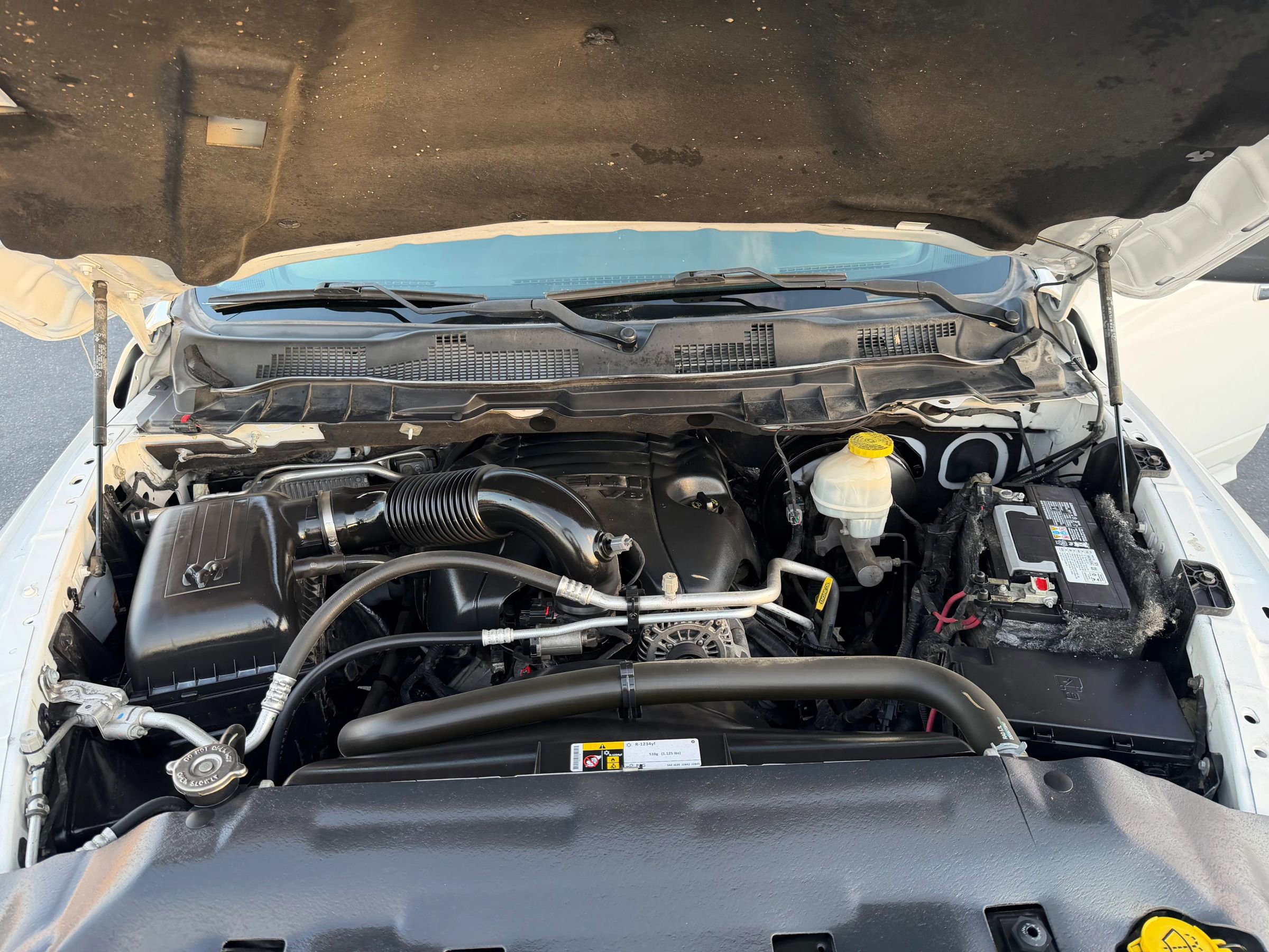 Used 2017 RAM 1500 Classic SLT AWD/4WD image 3