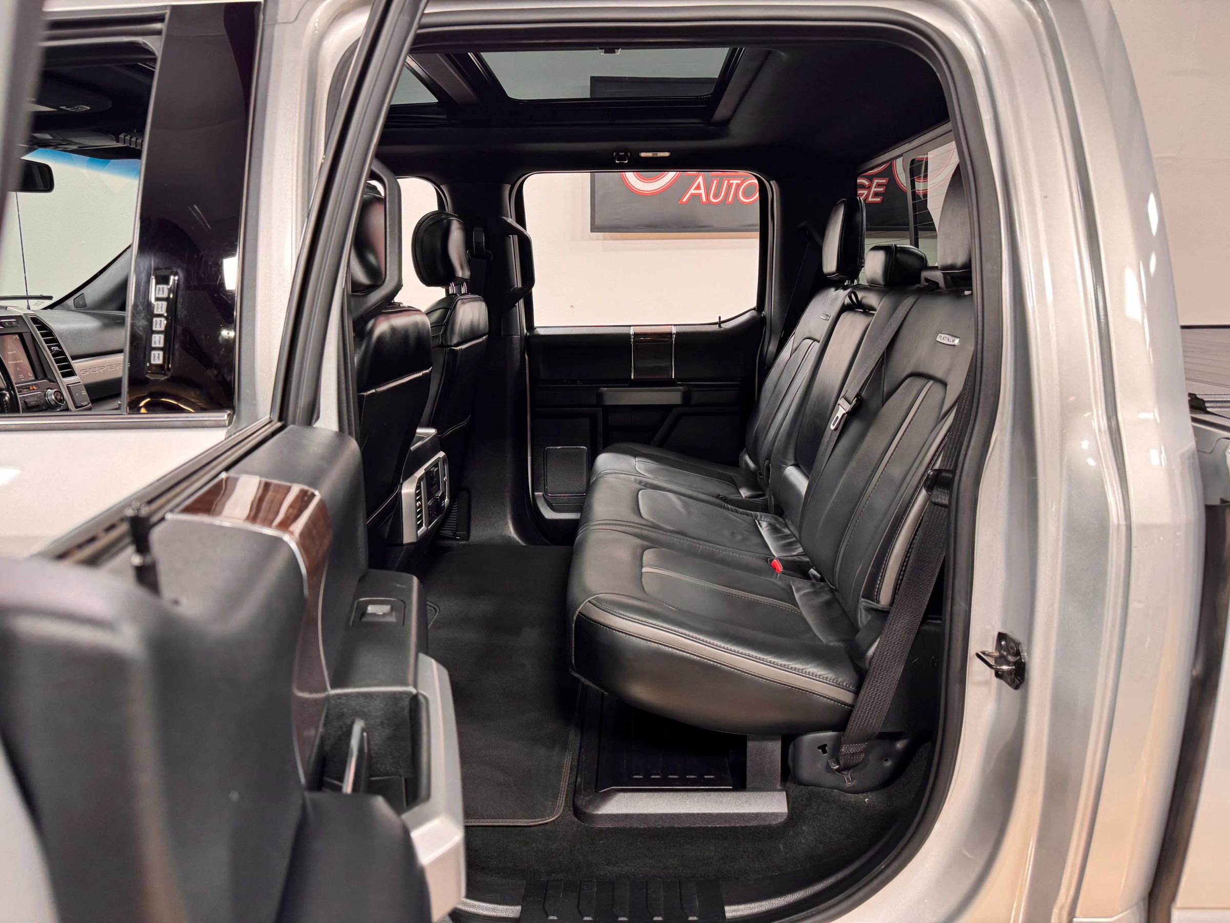 Used 2017 Ford F250 Platinum w/ Platinum Ultimate Package image 16