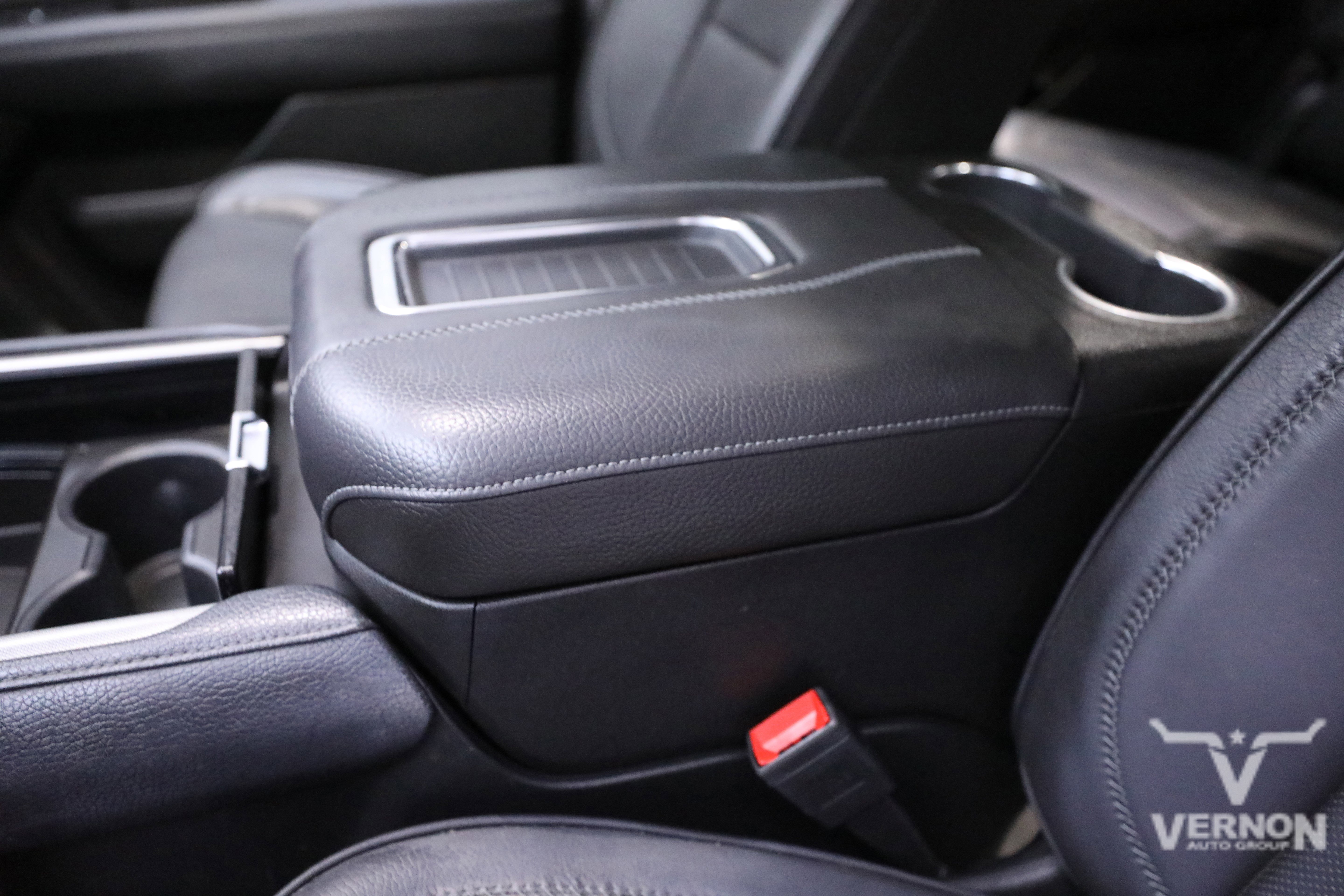 Used 2024 GMC Yukon Denali w/ Advanced Technology Package image 16