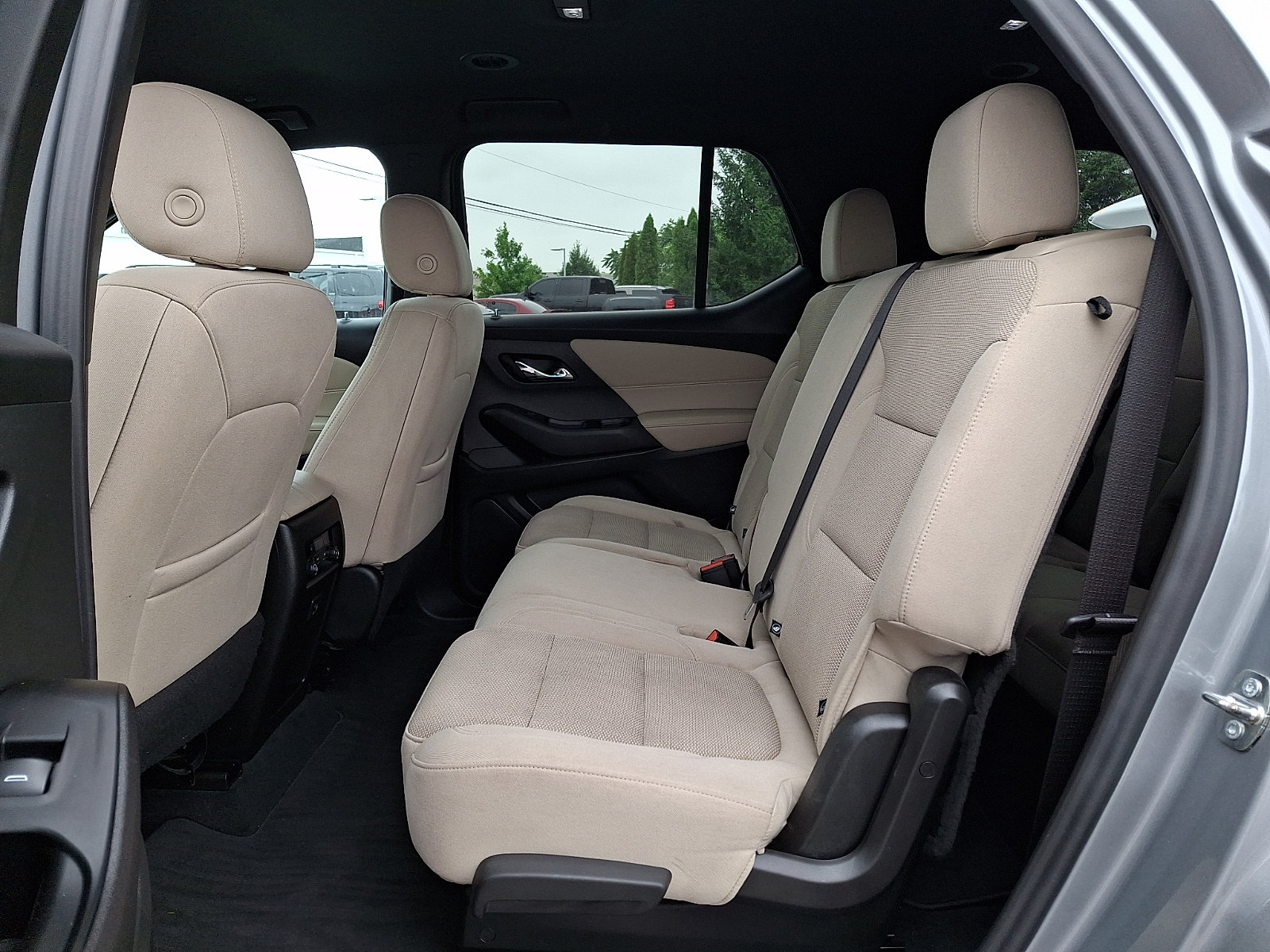 Used 2023 Chevrolet Traverse LS w/ Safety Package FWD image 10