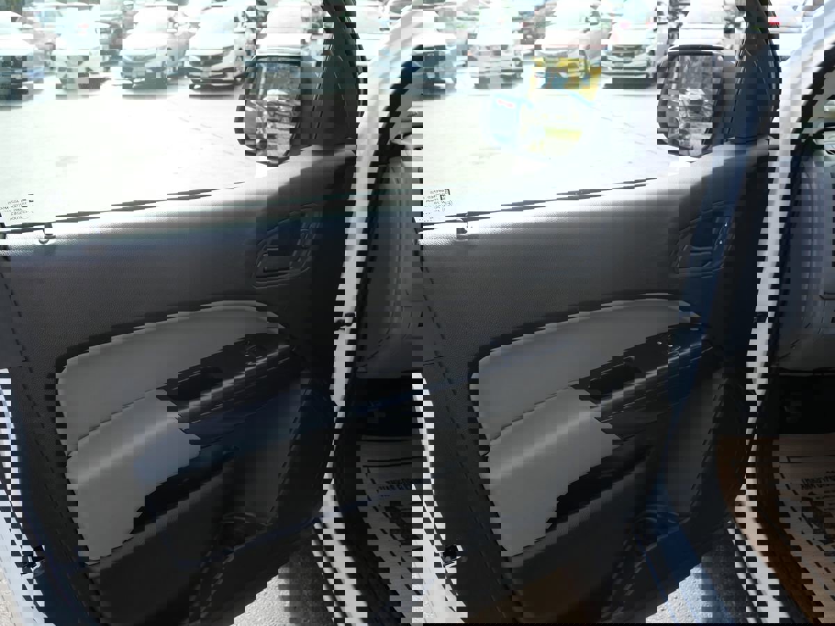 Used 2016 GMC Canyon W/T image 18