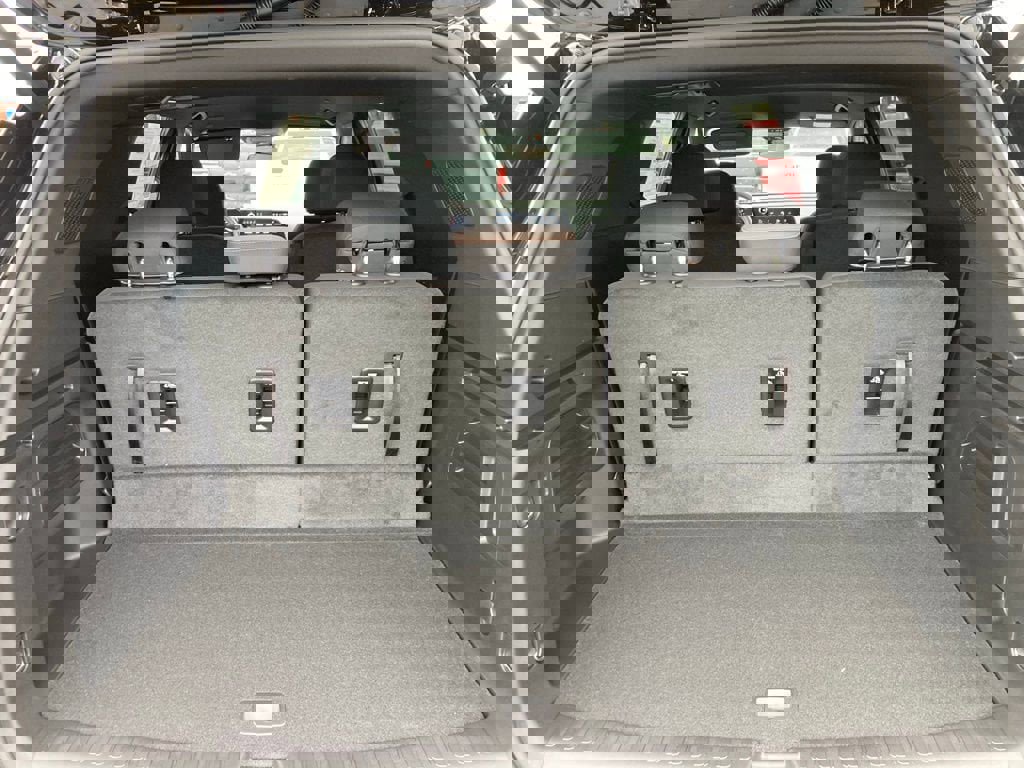 New 2026 Chevrolet Traverse LT w/ Midnight/Sport Edition image 25