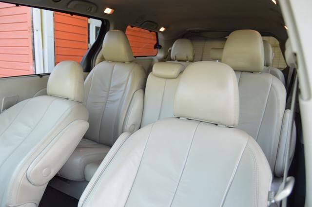 Used 2011 Toyota Sienna XLE w/ XLE Navigation Pkg FWD image 51