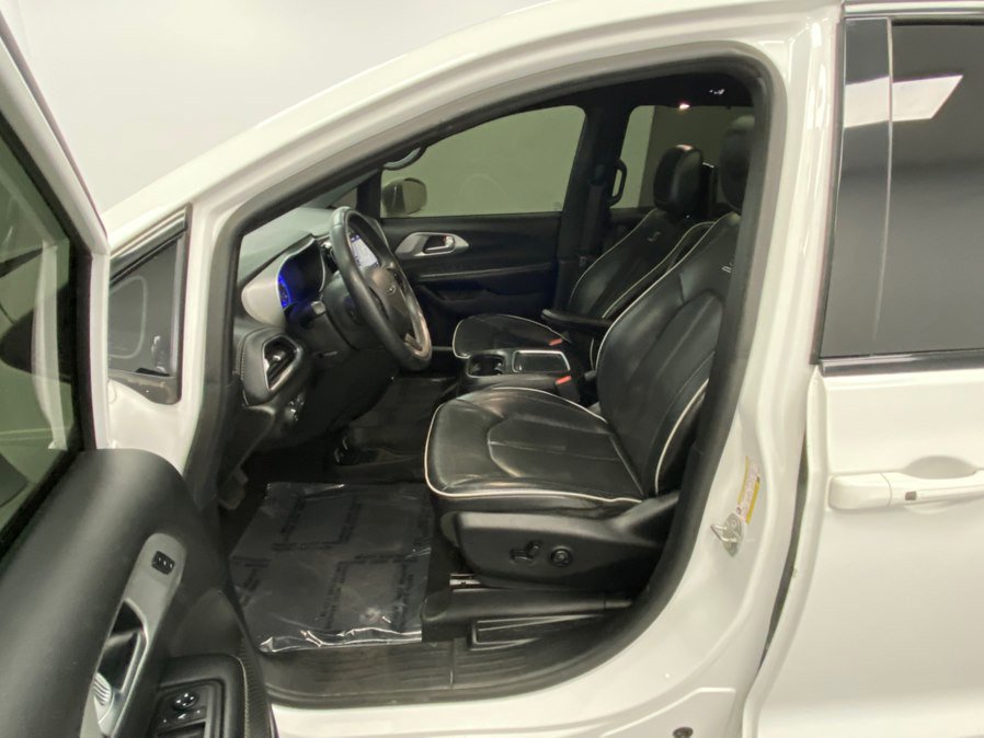 Used 2018 Chrysler Pacifica Limited w/ S Appearance Package FWD image 20