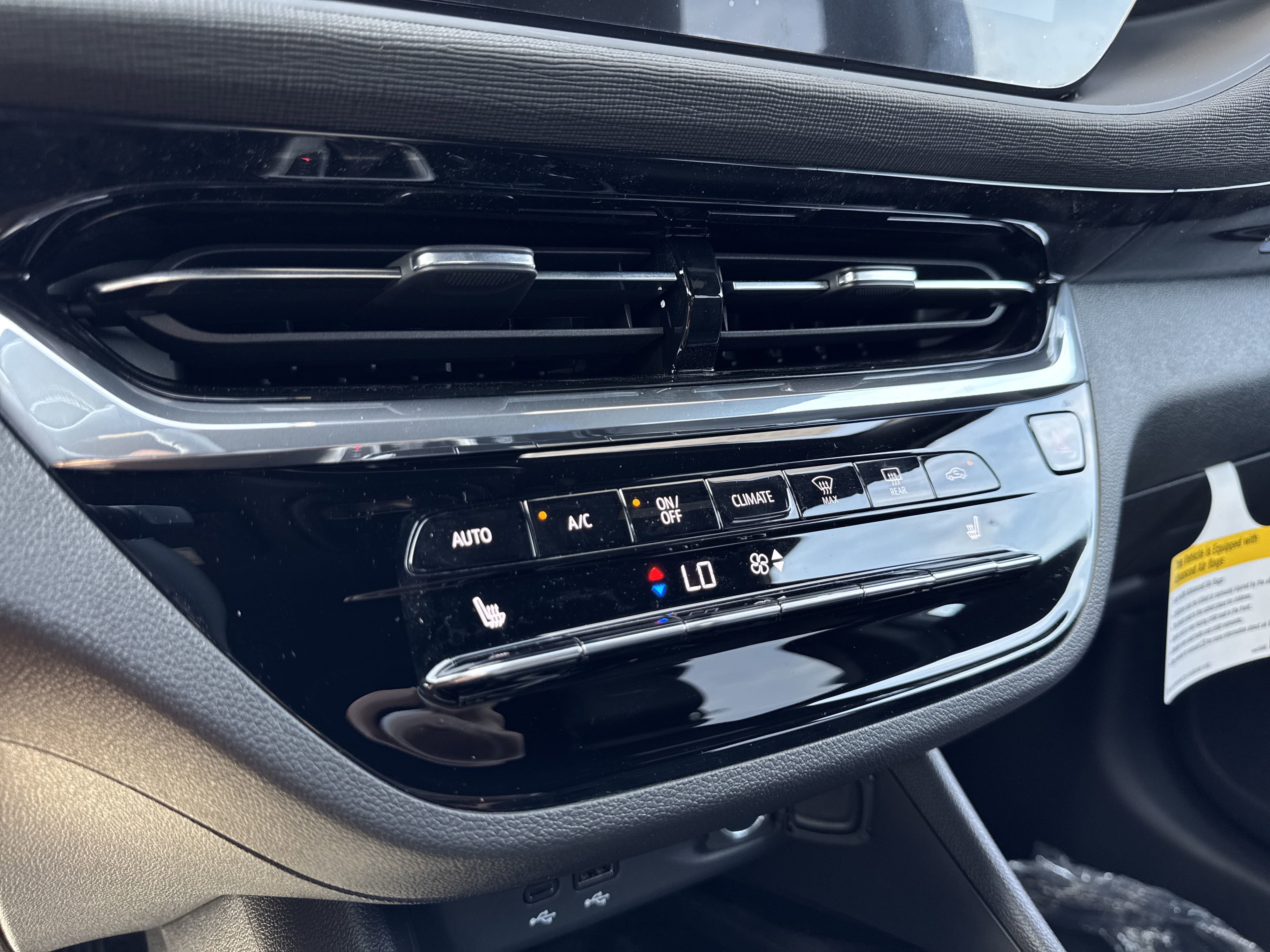 New 2025 Buick Envista Avenir image 21