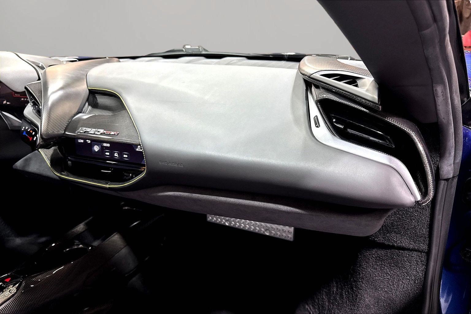 Used 2022 Ferrari SF90 Spider AWD/4WD image 21