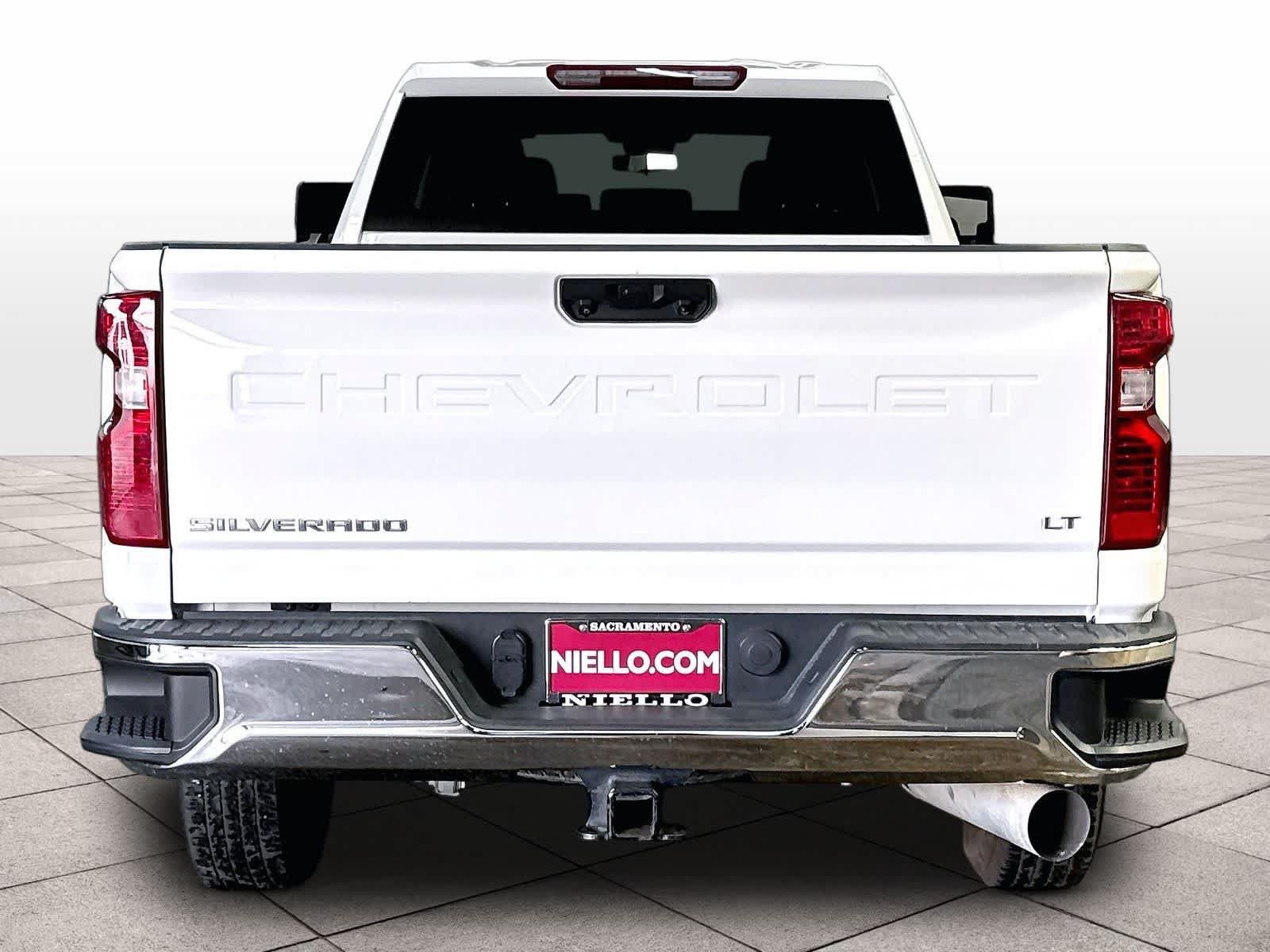 Used 2024 Chevrolet Silverado 2500 LT AWD/4WD image 7
