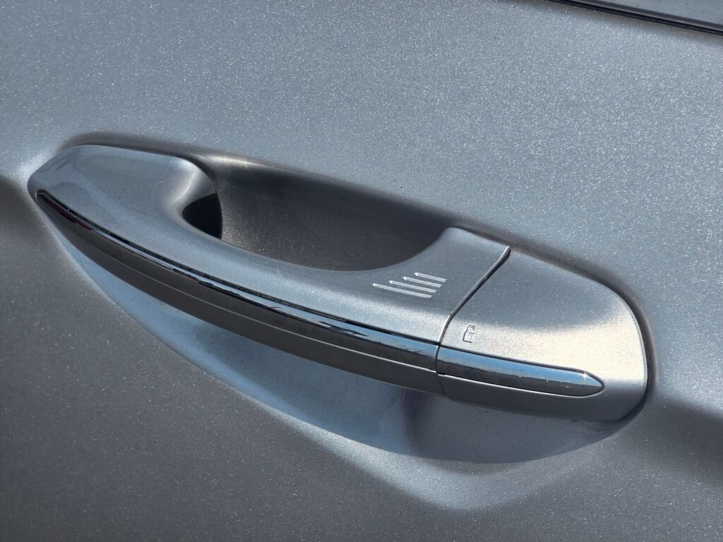 Used 2017 Ford Fusion Energi SE FWD image 11