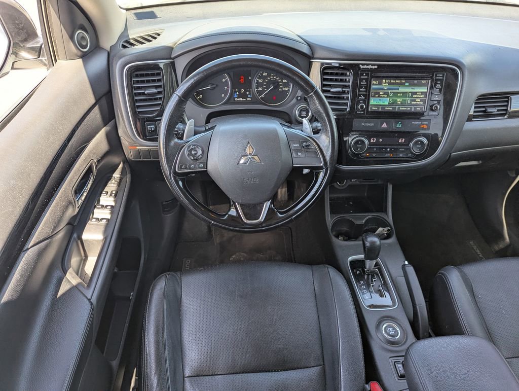 Used 2016 Mitsubishi Outlander GT AWD/4WD image 32